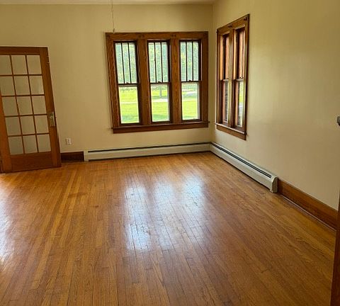 3rd image of 132 Park Pl