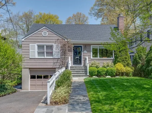 5 Brook Place, Larchmont, NY 10538