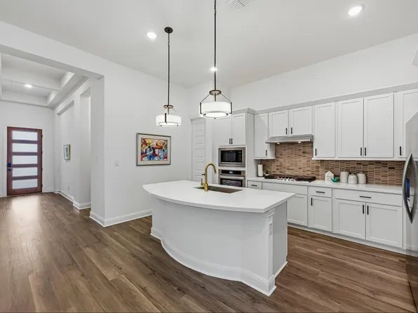 602 Jefferson Dr, Kyle, TX 78640