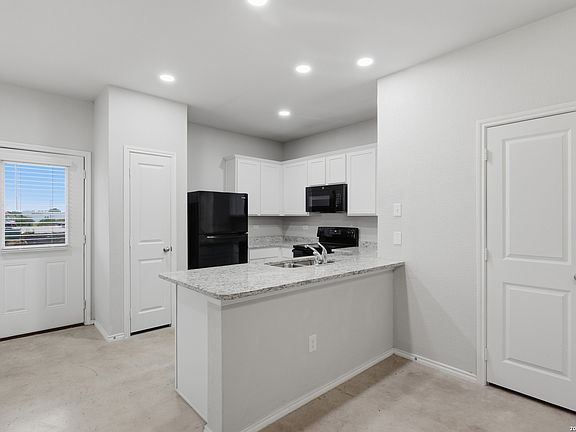 5th image of 7239 Converse Ridge Ln