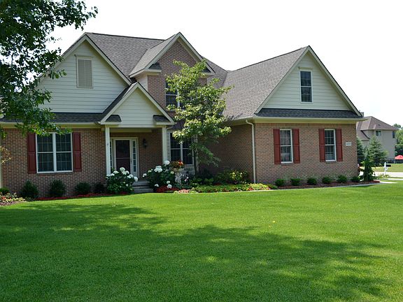 3rd image of 1075 Watersmeet Dr