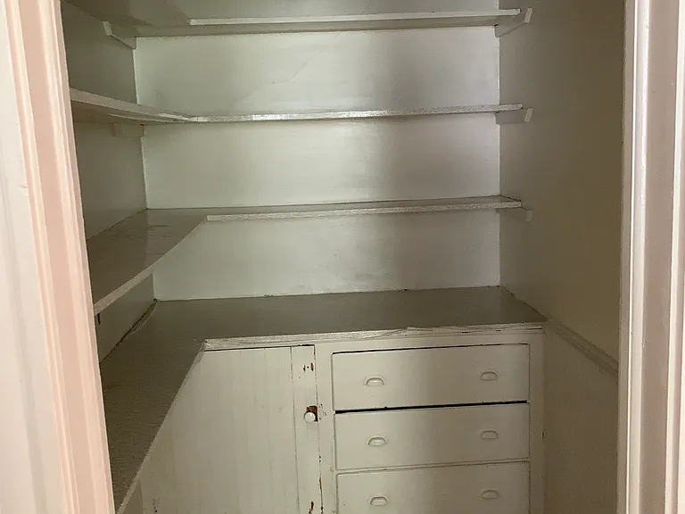 109 Holl St — Photo 5