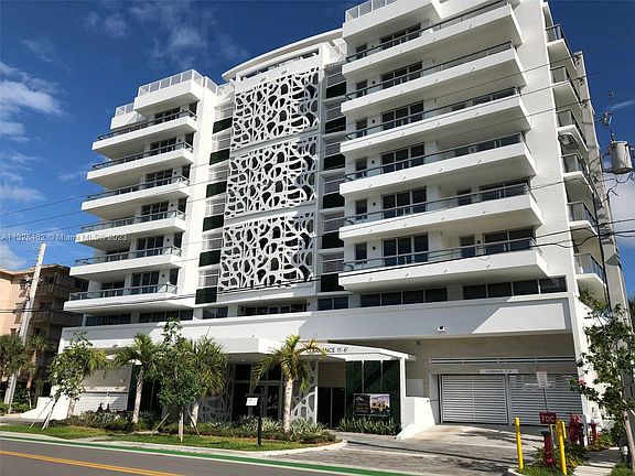 2nd image of 9261 E Bay Harbor Dr Unit 405
