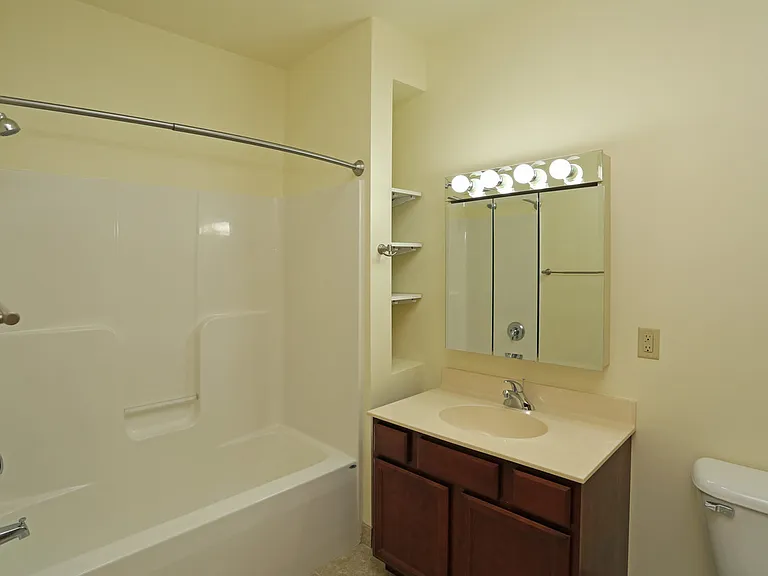 Granite Ridge Apartments — Photo 42