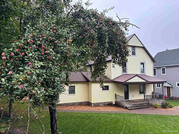 3rd image of 108 W Calverley Ave