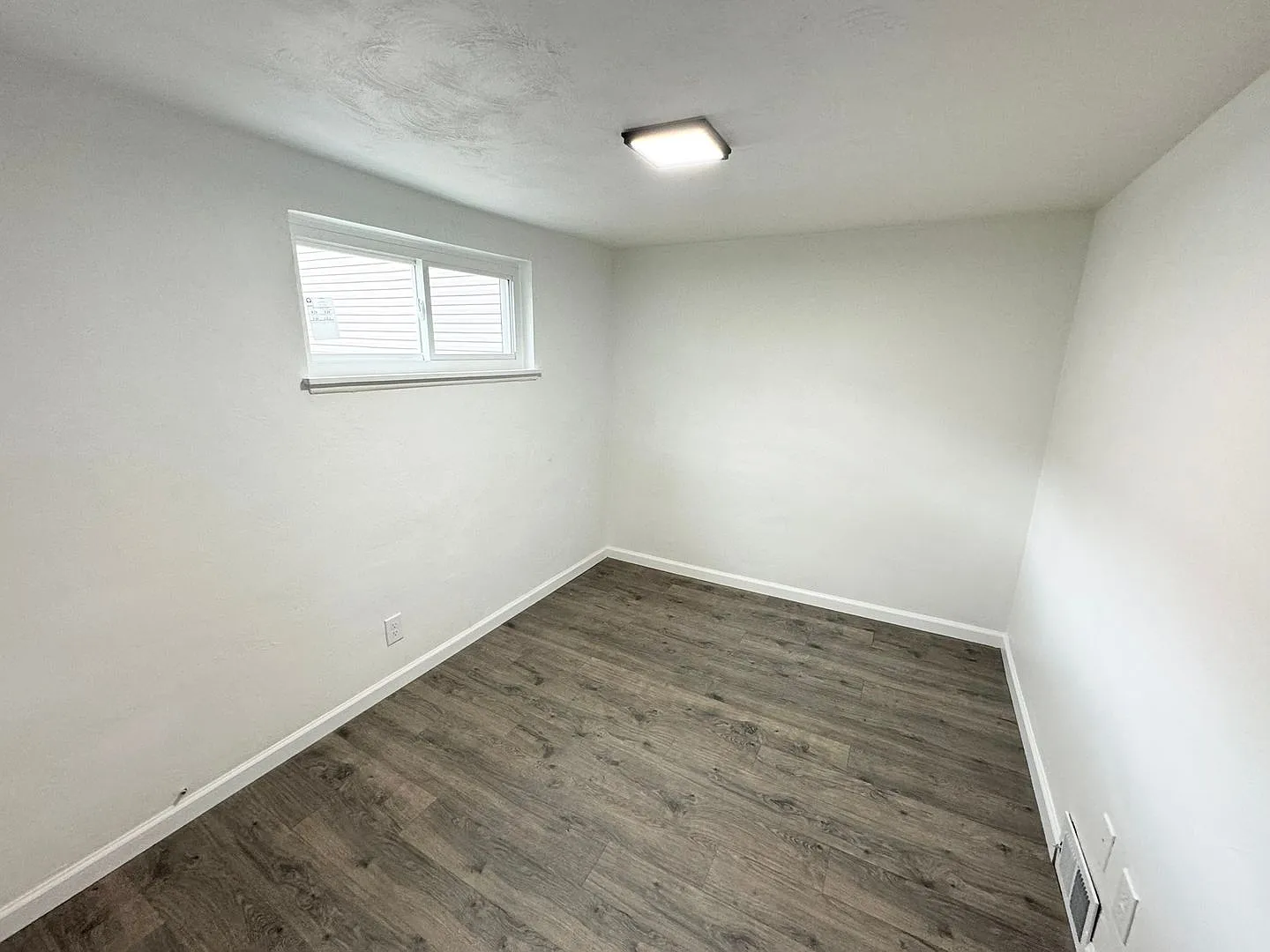 304 - 306 Pilgrim Way — Photo 3