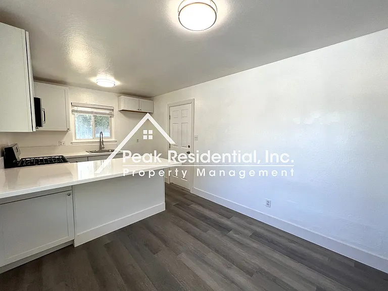 5807 Woodleigh Dr — Photo 10