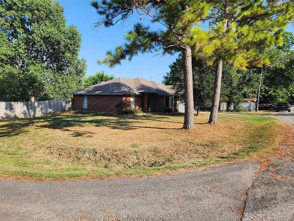 704 N Wilson St, Kaufman, TX 75142 MLS 20291278 Zillow