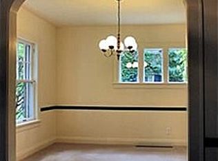 917 Hardin Ave, Aurora, IL 60506