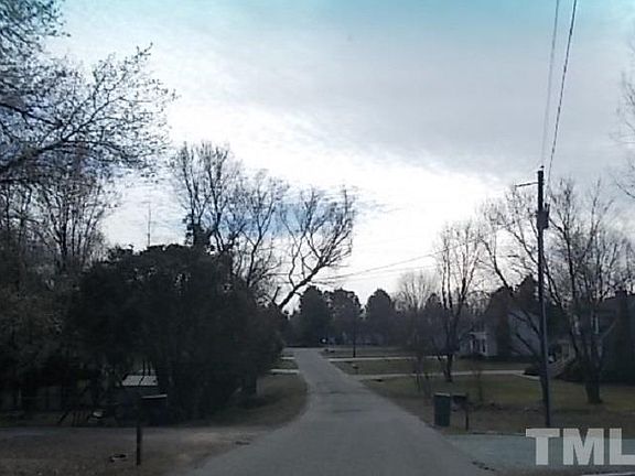 4th image of 227 Meadow Hts