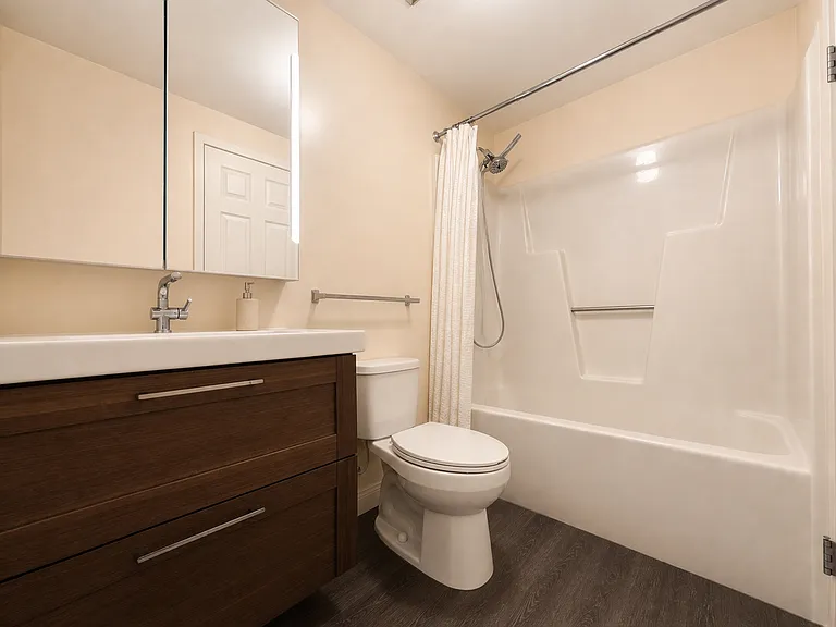 1 Watermill Pl #424 — Photo 9
