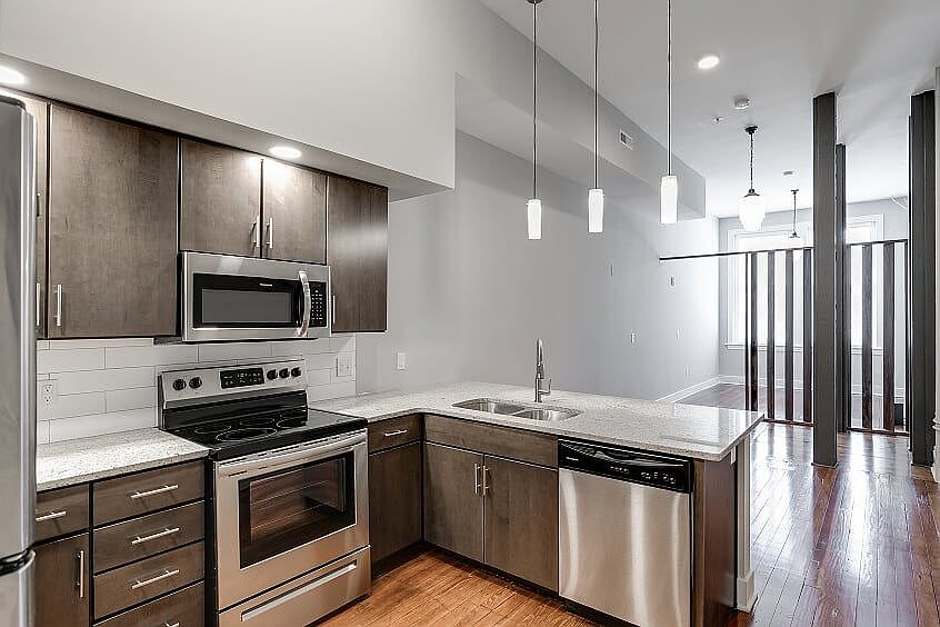 1st image of 22 E Broad St