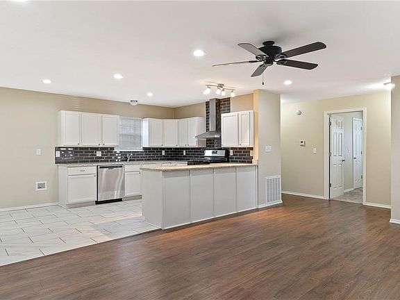 3rd image of 2401 Oliver Springs Way