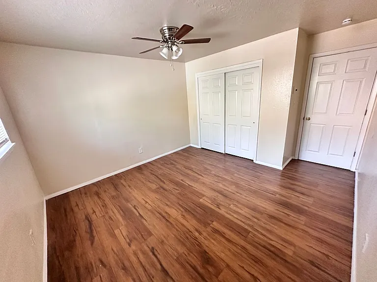 501 Texas Street NE — Photo 7