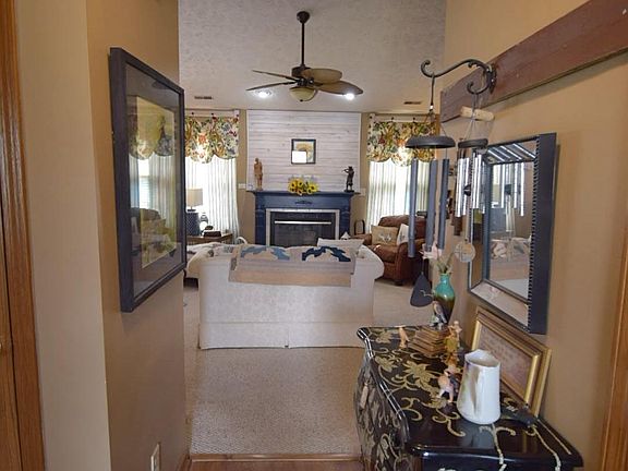 5th image of 1607 W Candlewick Ln