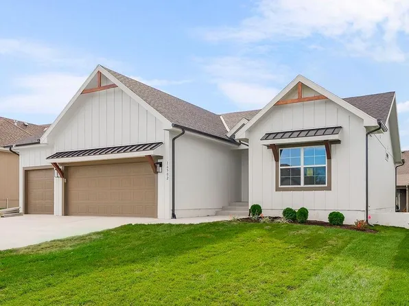 16502 S Stagecoach St, Olathe, KS 66062