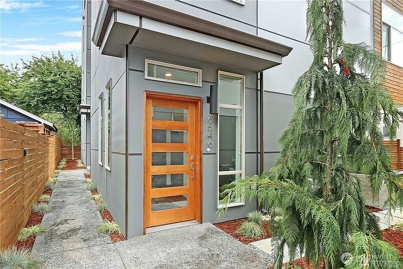 2nd image of 6546 24th Avenue NW