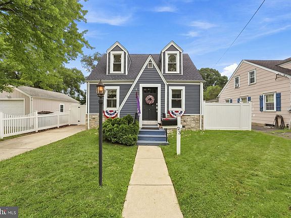 2nd image of 23 Riley Ave