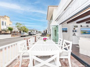 213 34th St, Newport Beach, CA 92663