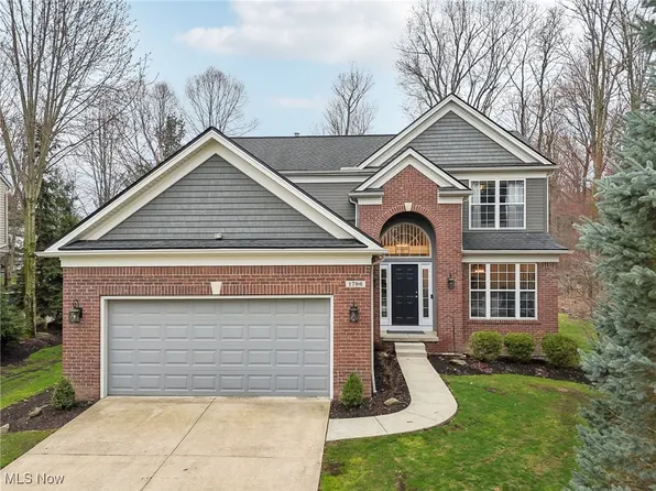 1796 Maplegrove Dr, Twinsburg, OH 44087