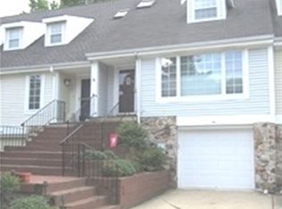 10 Marsh Woods Ln, Wilmington, DE 19810