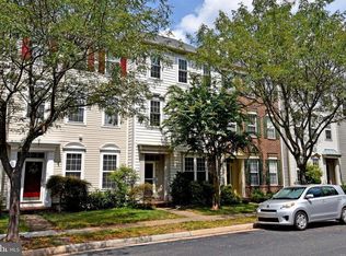 42814 Cedar Hedge St, Chantilly, VA 20152