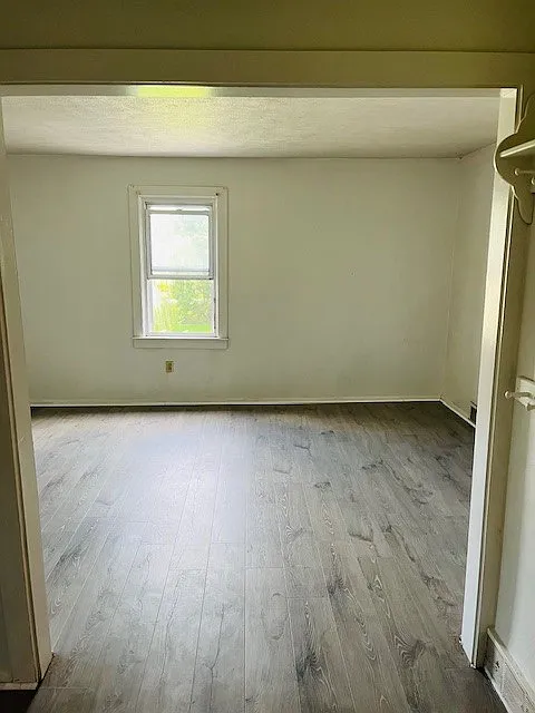 2 bed, 1200 sqft, $1,250 — Photo 4