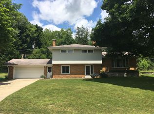 335 Tower View Dr, Green Bay, WI 54301