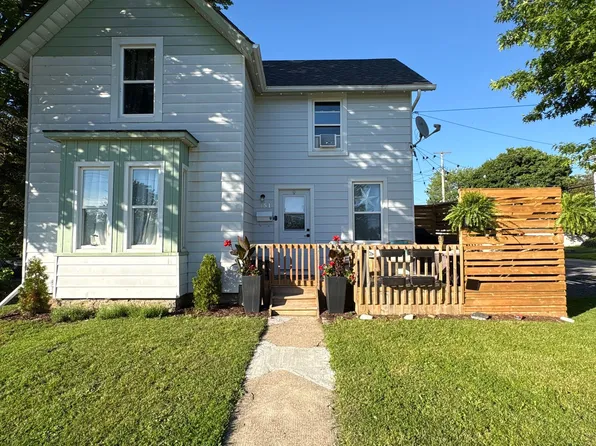 151 Adelaide St, Gananoque, ON K7G 2B7