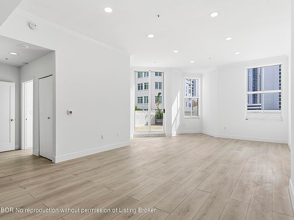 5th image of 255 Evernia St APT 311