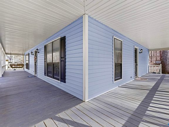 4th image of 374 Shagbark Trl