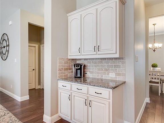 4th image of 10205 Paul Revere Way