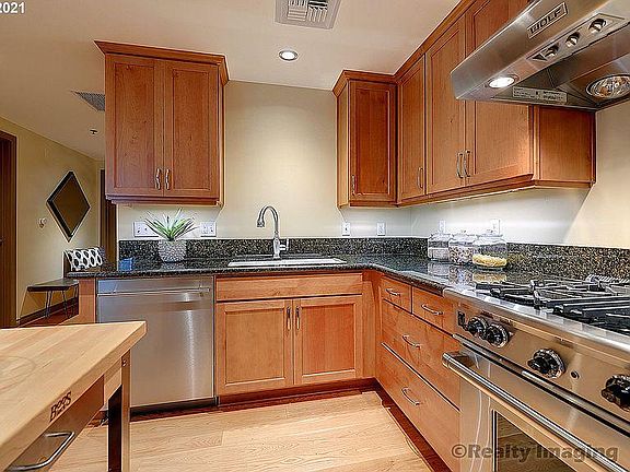 4th image of 2454 NW Westover Rd Unit 502