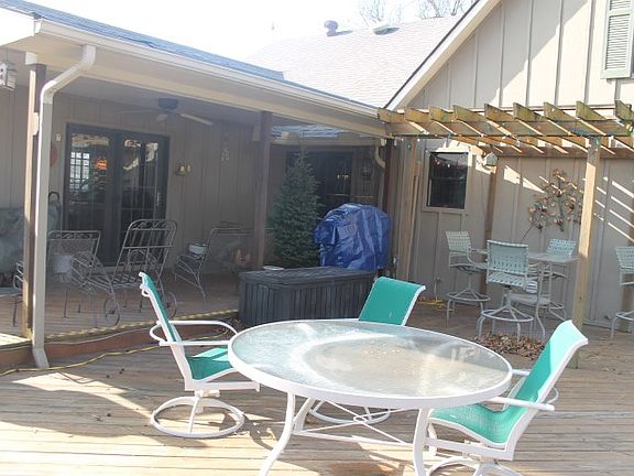 4th image of 996 S 260th St