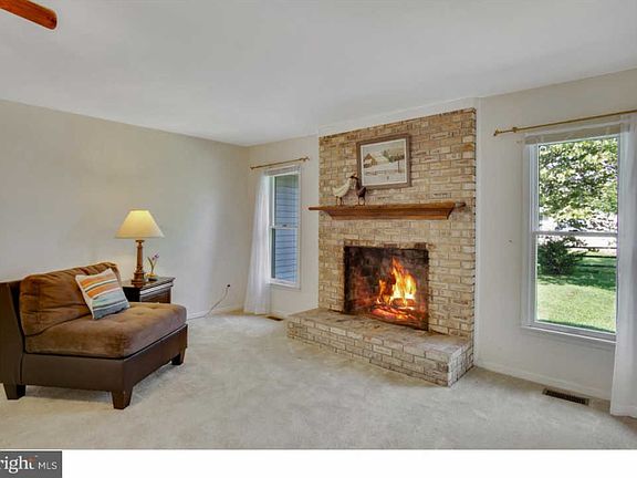 5th image of 4 Biltmore Ct