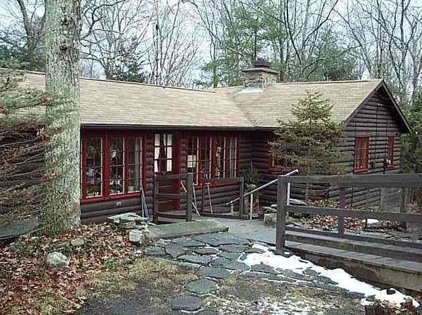 9 Watmough Way, Glocester, RI 02857