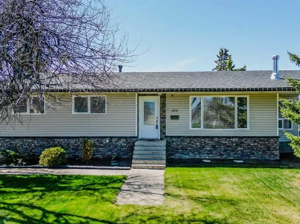210 S 100th St W, Raymond, AB T0K 2S0