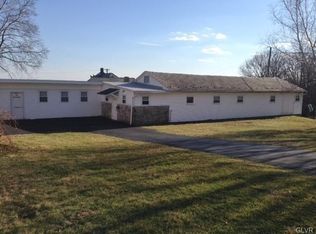 318 W Applegate Ave, Pen Argyl, PA 18072