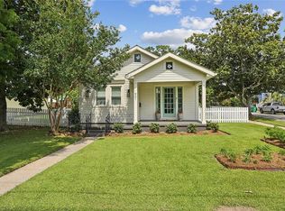 901 Ridgelake Dr, Metairie, LA 70001