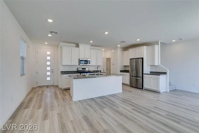 3 bed, 2.5 bath, 1560 sqft, $2,380 — Photo 3