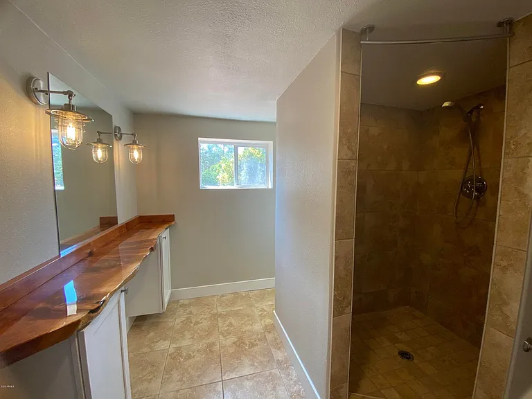 600 S Mud Springs Rd — Photo 20