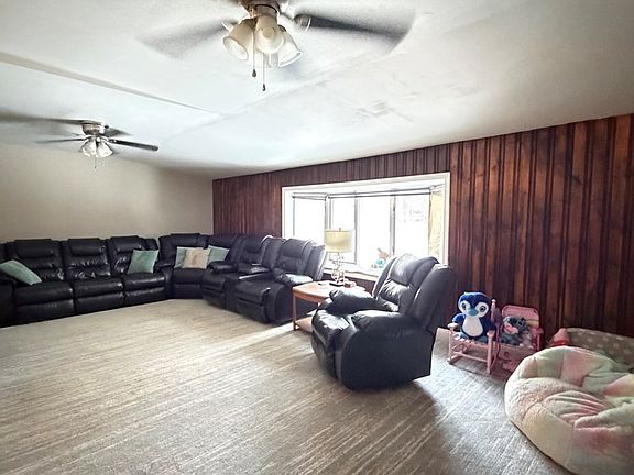 4th image of 4210 Colwell Rd