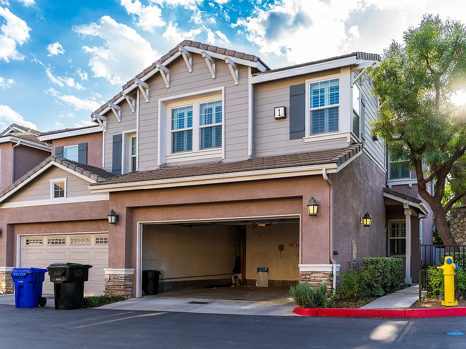 Front view with garage
