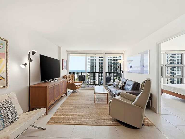 531 N Ocean Blvd #1210 — Photo 8