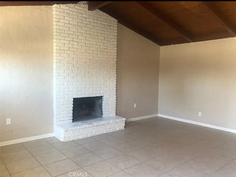 19340 Woodhill St — Photo 2