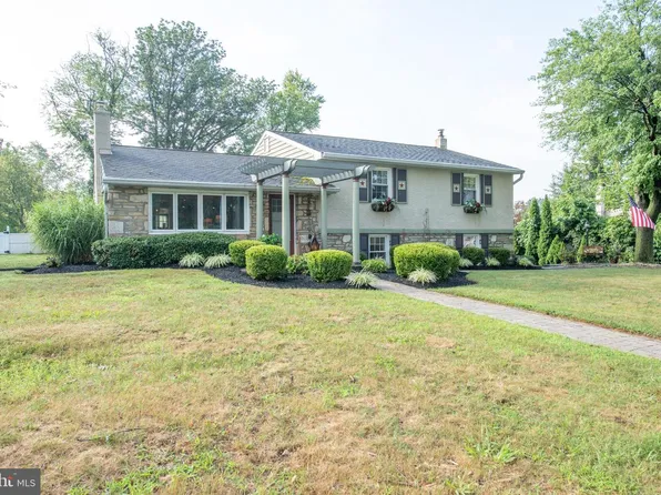 119 Fairhill Dr, Churchville, PA 18966