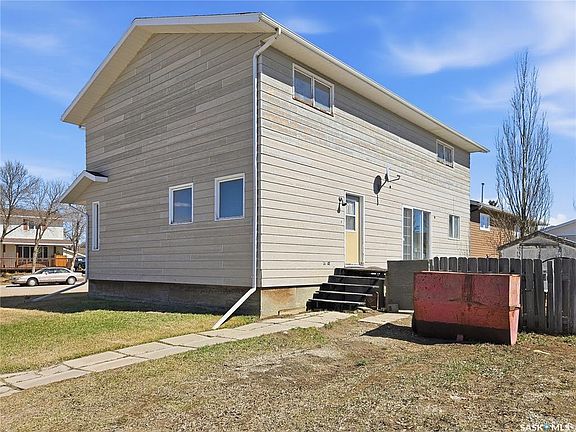 5th image of 802 Ridpath ROAD