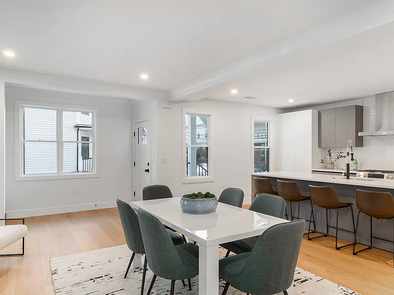 89 Cleveland St #89 — Photo 1