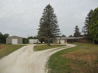 10749 E Young Rd, London Mills, IL 61544