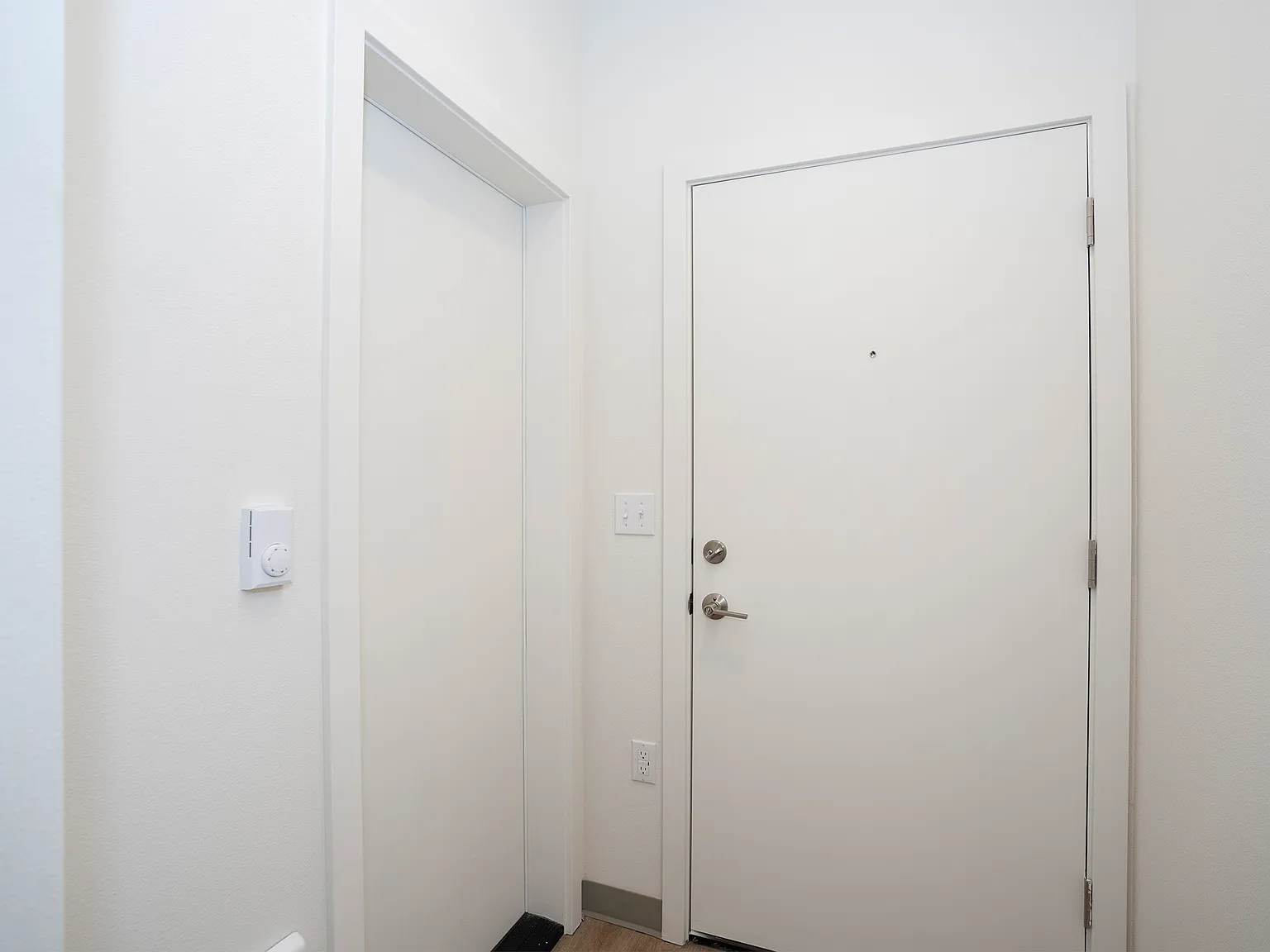 2 bed, 2.5 bath, 1728 sqft, $2,595 — Photo 3